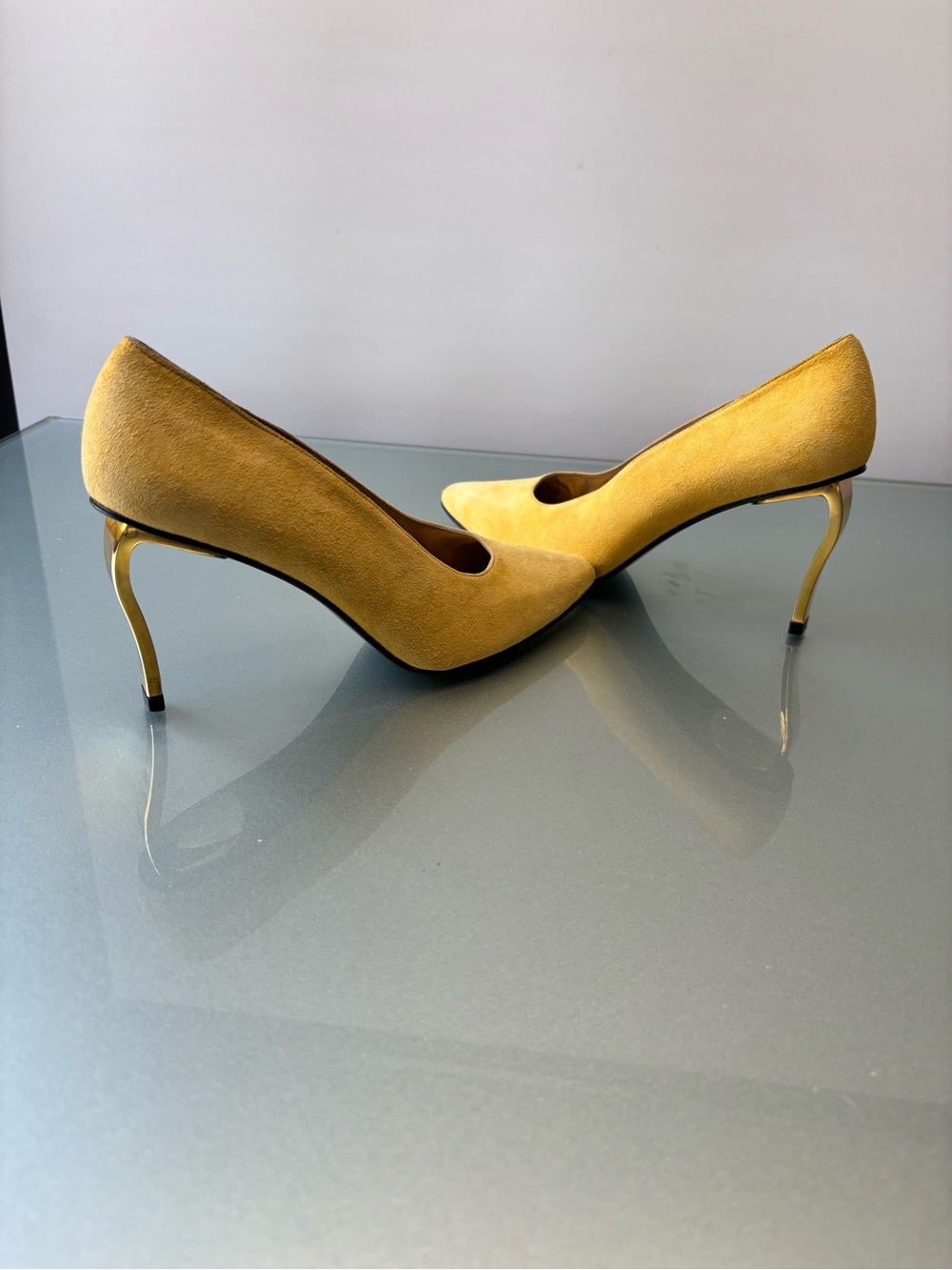 Vintage Stuart Weitzman One of a kind Yellow Suede Pointed-Toe Pumps